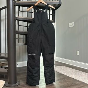 Kids swiss tech ski suit. Black, boys extra large.